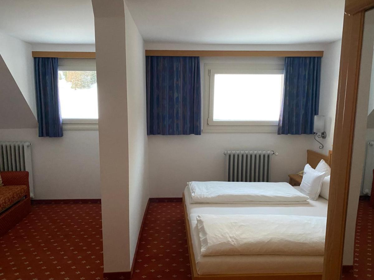 Standard Suite,19666028:JPEG